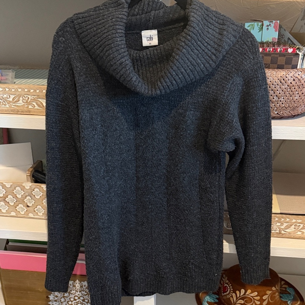 CAbi Dak Charcoal Gray Campfire Pullover #4096. Size XS Cowl Neck Sweater